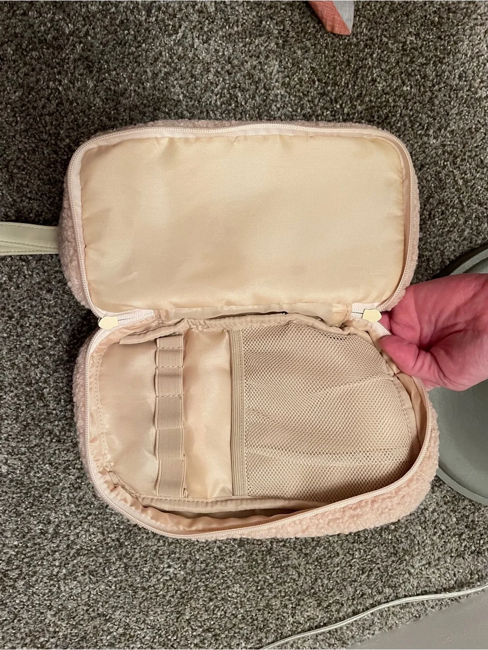 BABE original cosmetic toiletry travel bag case. Cream Teddy Sherpa material